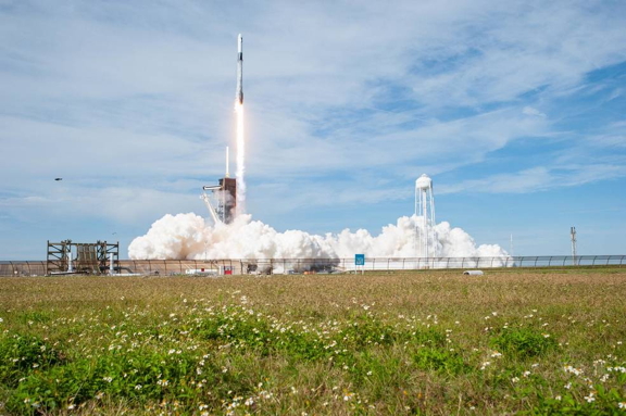 A SpaceX Falcon 9 rocket lifts off 