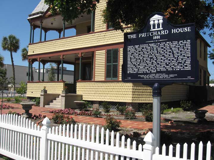 Historic Marker in front of house.